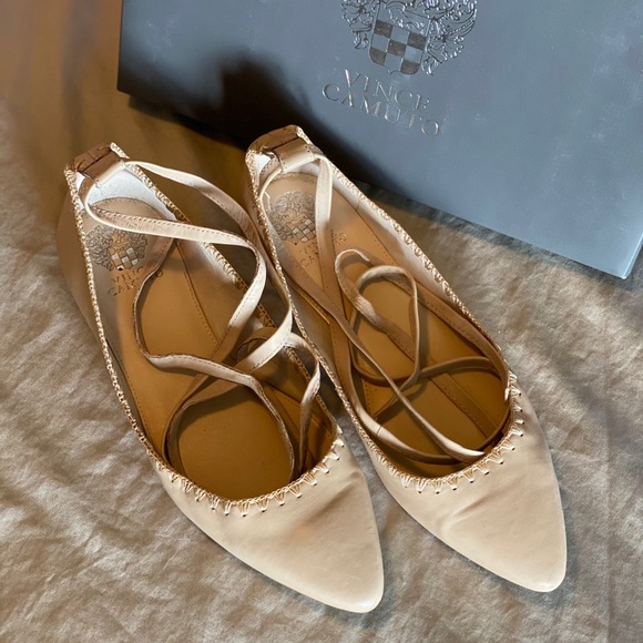 Vince Camuto Flats - Picture 3 of 4